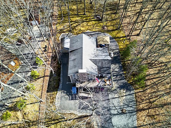 3rd image of 139 Laurel Rd