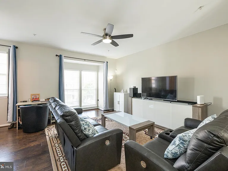 4004 Meadow Trail Ln — Photo 5