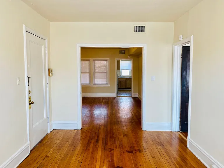 800 N. Sheppard St. — Photo 33