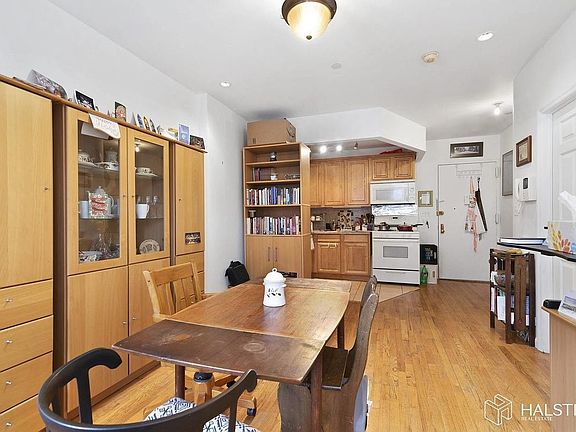 4th image of 35 Essex St APT 4D