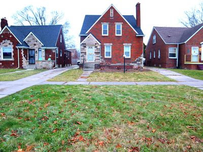 5530 Alter Rd, Detroit, MI, 48224