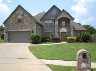 2208 N 1st St, Broken Arrow, OK 74012