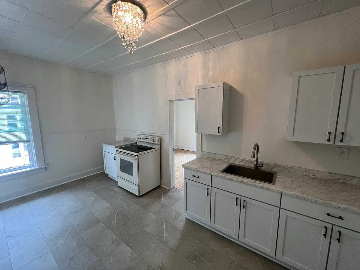 Building Photo - 402 N Morrison St #4