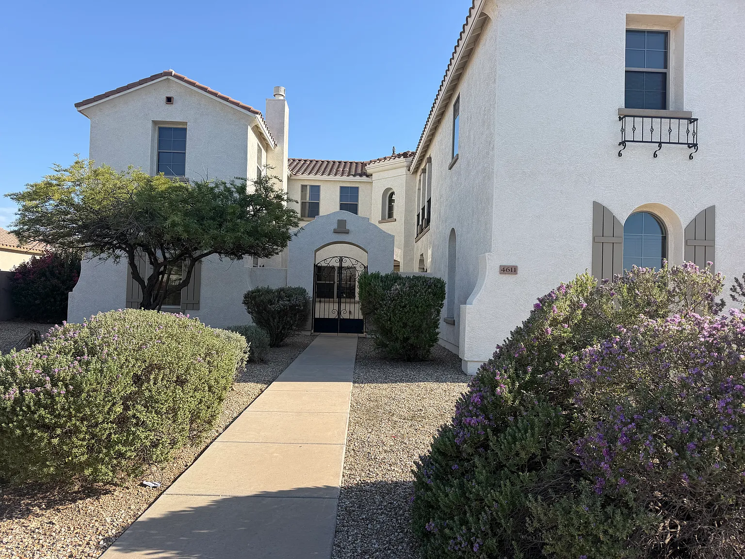 6 bed, 5588 sqft, $3,300 — Photo 2