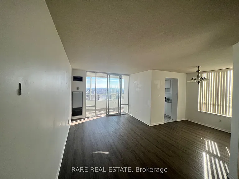 550 Webb Dr #905 — Photo 1