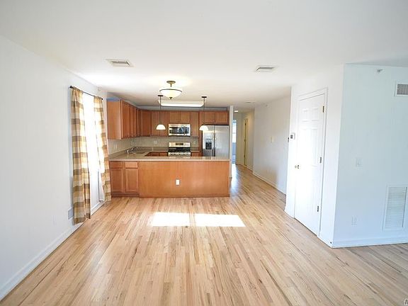 4th image of 103-16 Rockaway Beach Blvd #2B