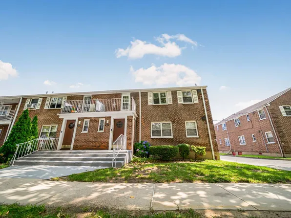 131-11 234th St, Rosedale, NY 11422