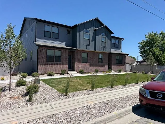 7835 S Holden St — Photo 2