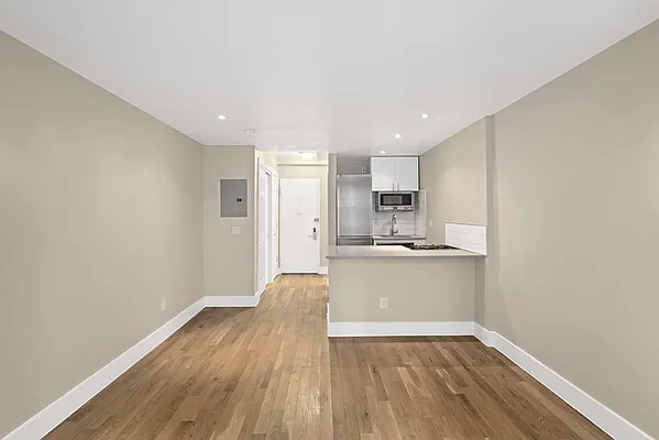 Rented by Cooper & Cooper Real Estate | media 29