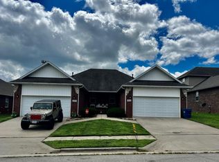 1402 W Sackett St #1404, Springfield, MO 65807