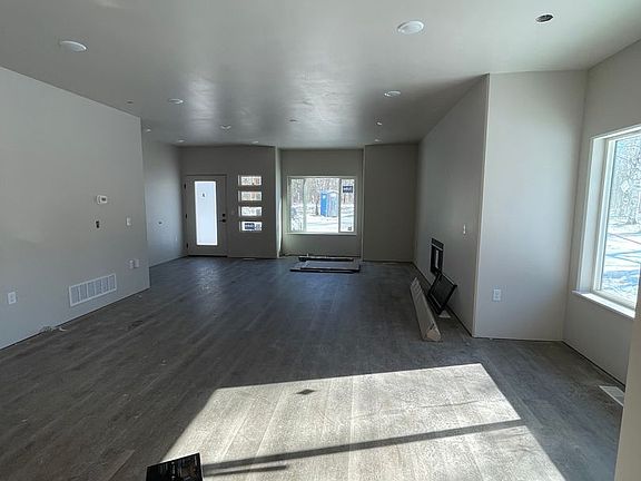 3rd image of 7404 N Paw St Unit 1