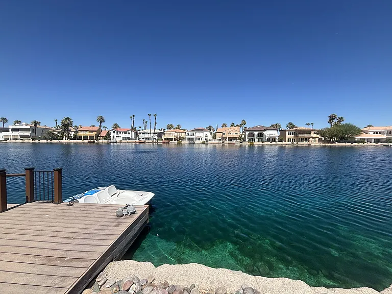 2424 Ocean Front Dr — Photo 9