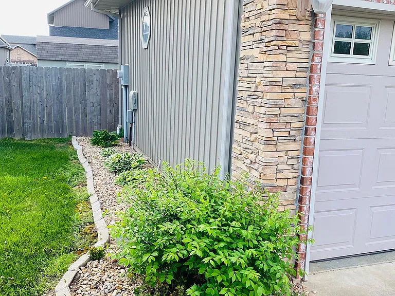 1344 N Vintage Ave — Photo 47