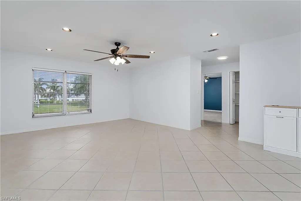 Building Photo - 180 Cypress Way E #B212
