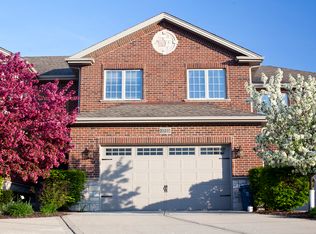 2213 Maple Hill Ct #2213, Downers Grove, IL 60515