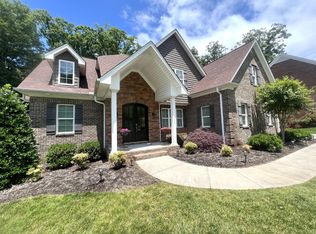 125 Hunters Grove Ct, Winston Salem, NC 27104