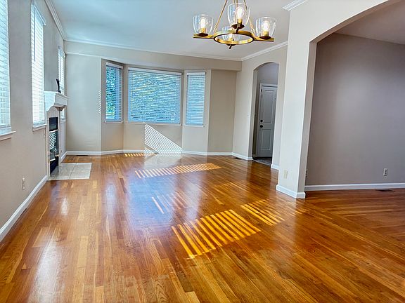 Dinning/Living Room Combo