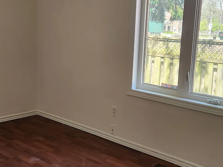 110 Wilson St W #2 — Photo 14
