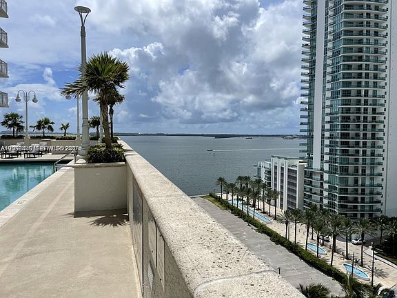 3rd image of 1200 Brickell Bay Dr APT 1518