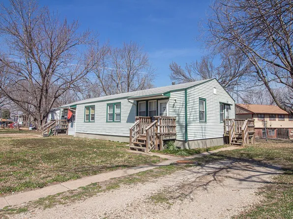 6 Lincoln Cir, Junction City, KS 66441