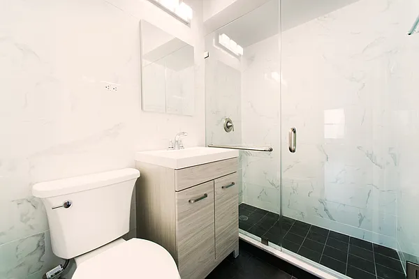 Rented by Akam Sales and Brokerage | media 5