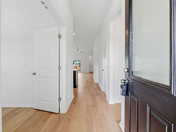 3rd image of 183 Glocken Ln