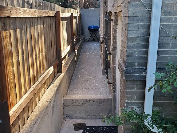 3rd image of 1218 N Clarkson St APT 3