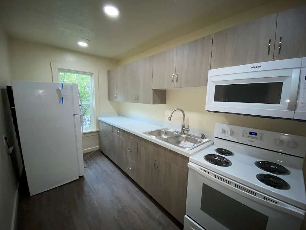 1 bed, 500 sqft, $950 — Photo 2