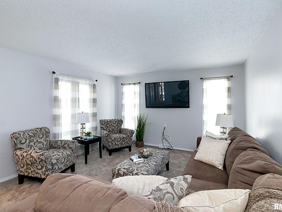 2nd image of 4547 Bunker Hill Dr