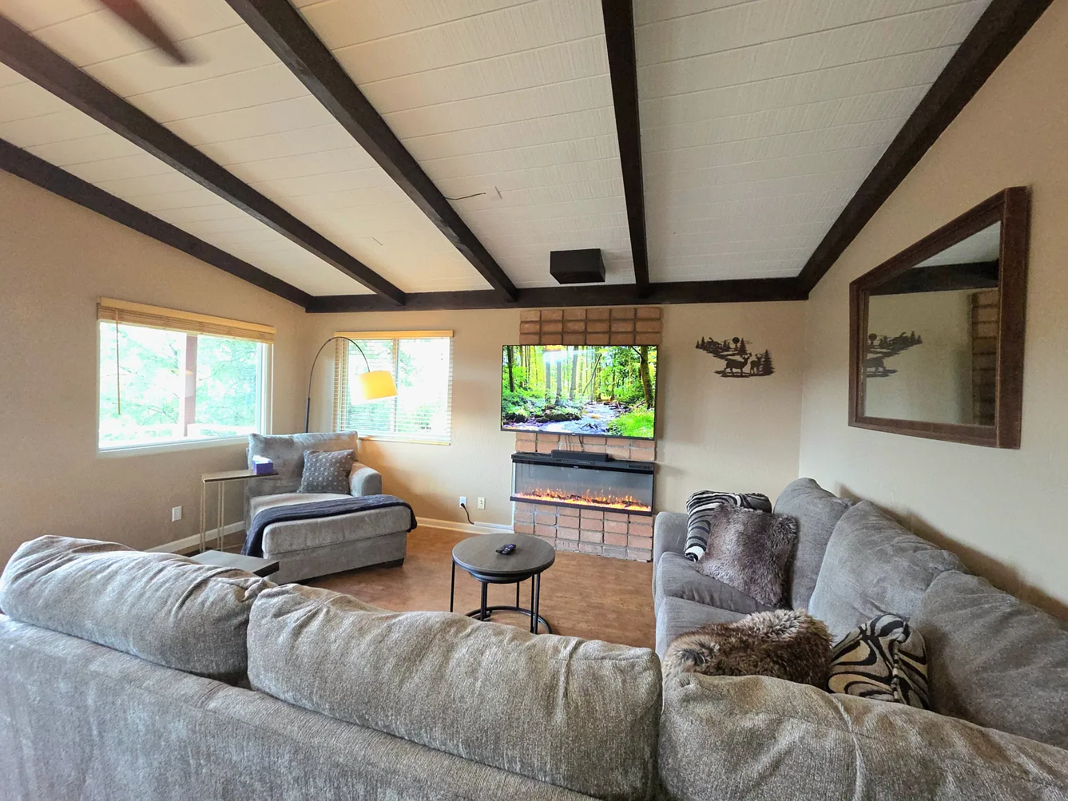 221 E Pine St — Photo 3