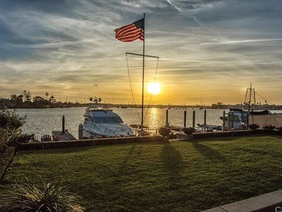 26 Harbor Is, Newport Beach, CA, 92660