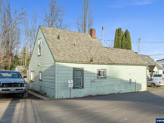 2nd image of 764 NE Main St