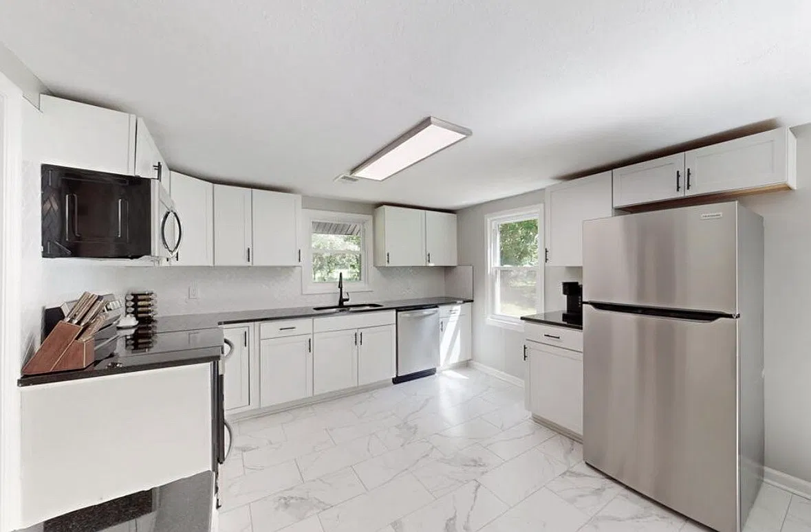 5 bed, 2747 sqft, $2,550 — Photo 3