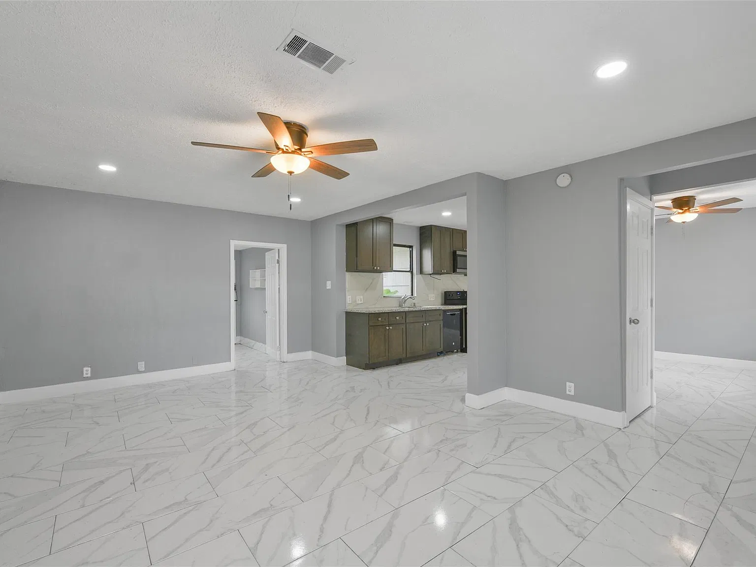 3 bed, 2.0 bath, 1662 sqft, $1,850 — Photo 3