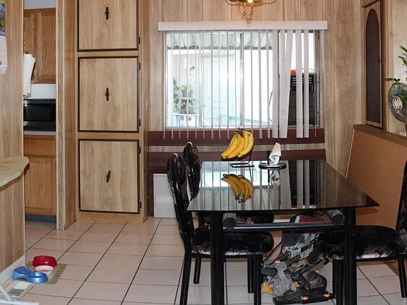 3rd image of 200 El Bosque Dr #200