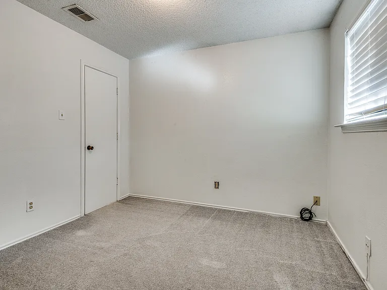 2617 Isbella Dr — Photo 24