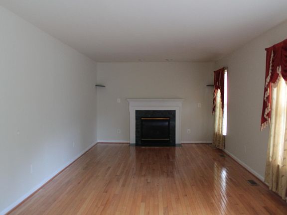 4th image of 3872 Wertz Dr