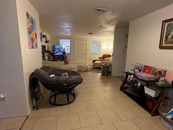 4th image of 8220 Fox Hollow Dr