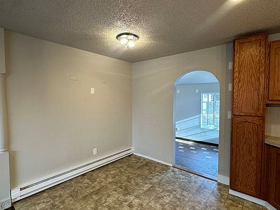 5th image of 211 S Houston Ave