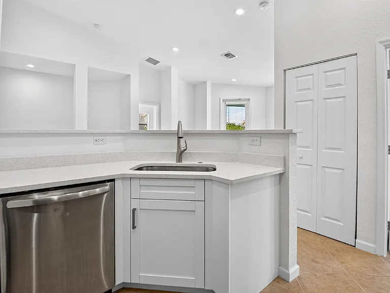 3199 Laurel Ridge Cir — Photo 15