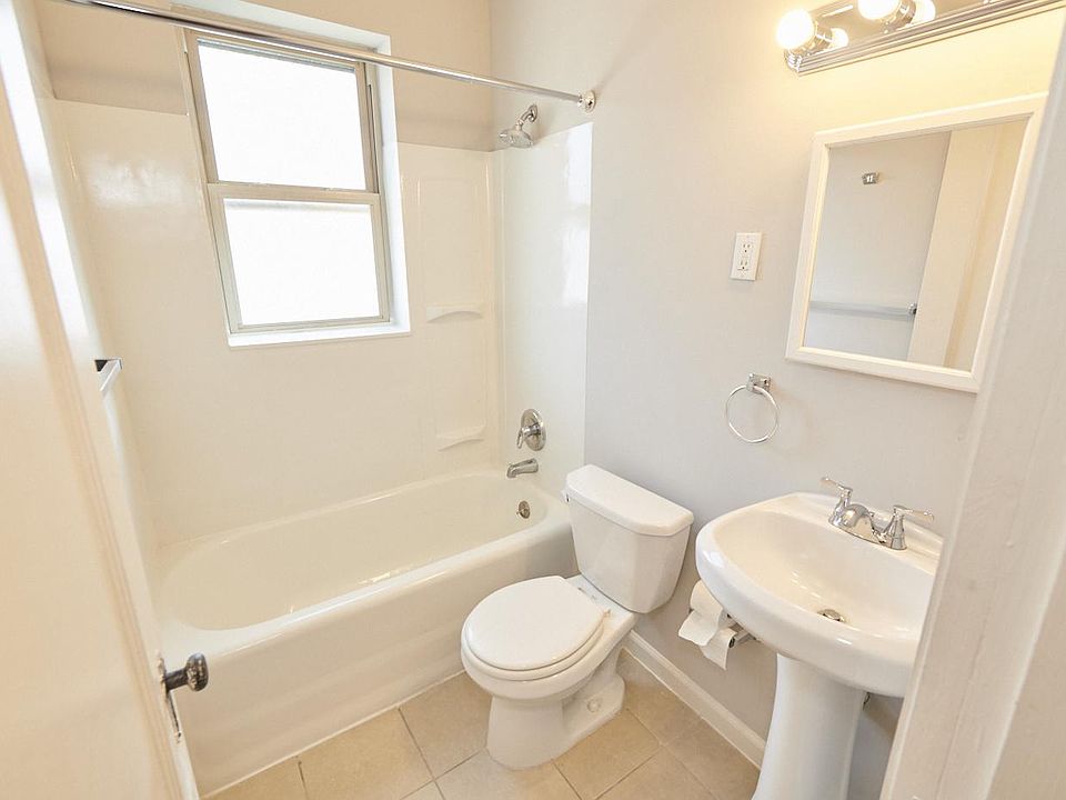 1st image of 3448 Lawn Ave APT 10