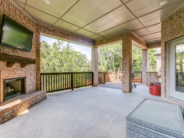 917 Spring Creek Dr, Grapevine, TX 76051