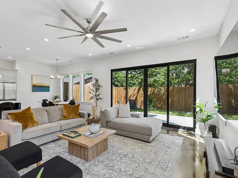 4404 Rusk Ave — Photo 4