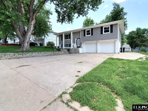 1605 N 106th St, Omaha, NE 68114