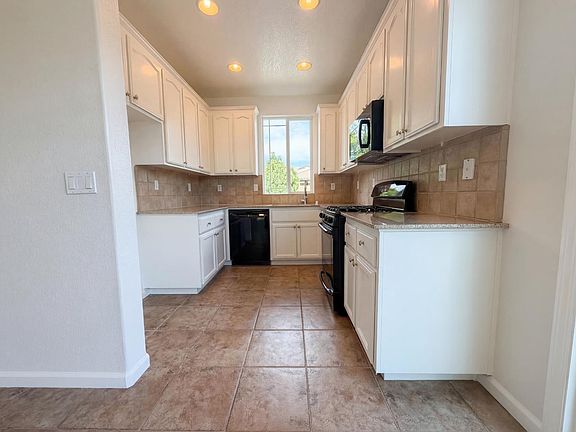 2nd image of 400 Caravaggio Cir