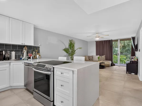 3301 NW 47th Terrace #308, Lauderdale Lakes, FL 33319