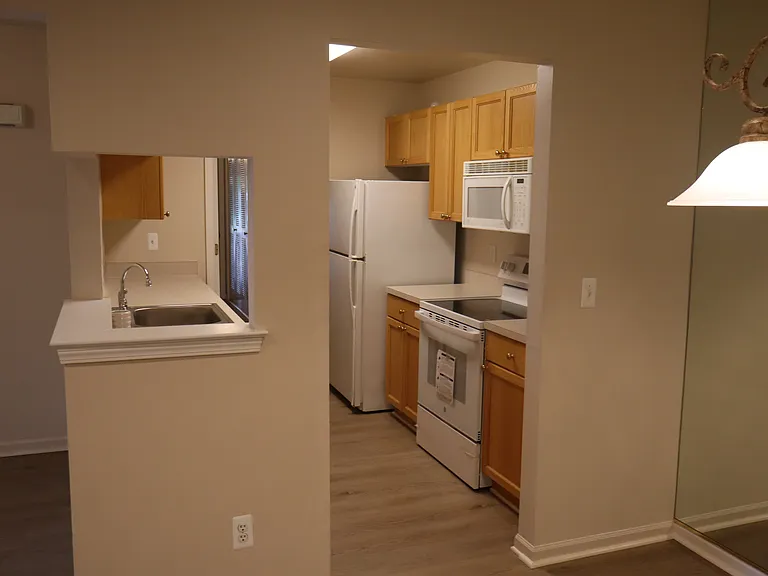 4580 Berkshire Dr — Photo 17