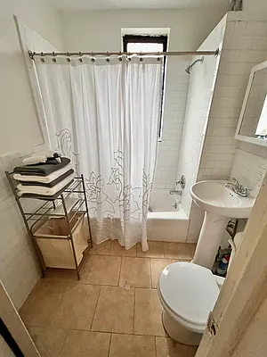 Rented by Space Real Estate | media 42