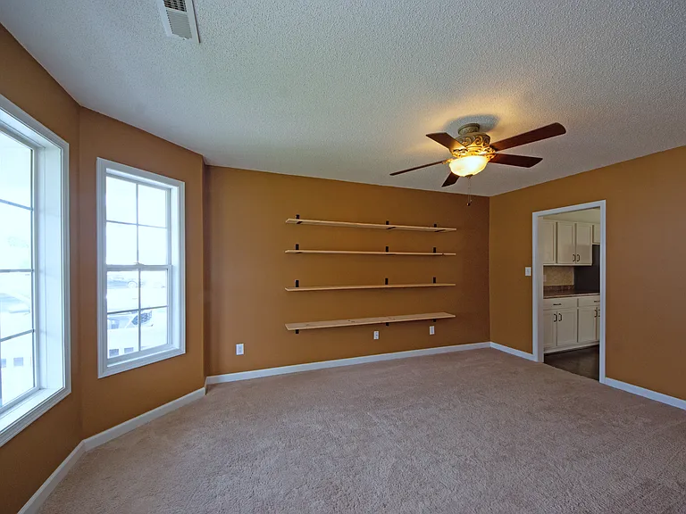 1112 Huff Dr — Photo 16
