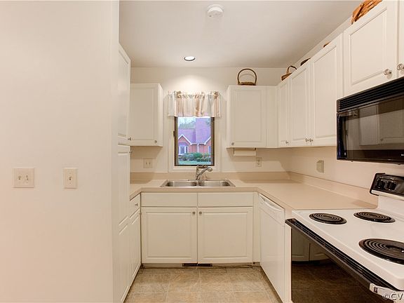 5th image of 3138 Lake Village Dr #3138